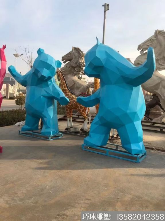 不锈钢几何切面熊雕塑,3 不锈钢几何切面熊雕塑,3