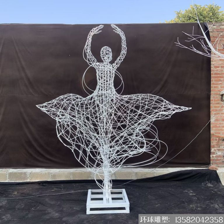 不锈钢女神跳芭蕾舞雕塑1