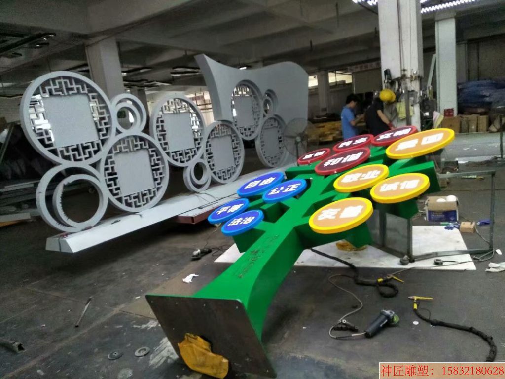 不锈钢树标识牌 标识牌雕塑图片 标识牌雕塑价格
